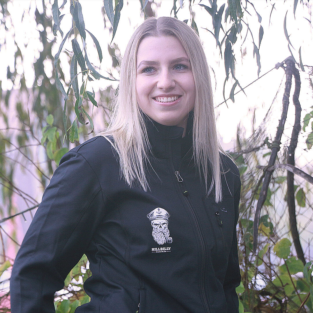 Womens_Thermofleece-Jacke_HILLBILLY_SkullCaptain-black_IMG_4908