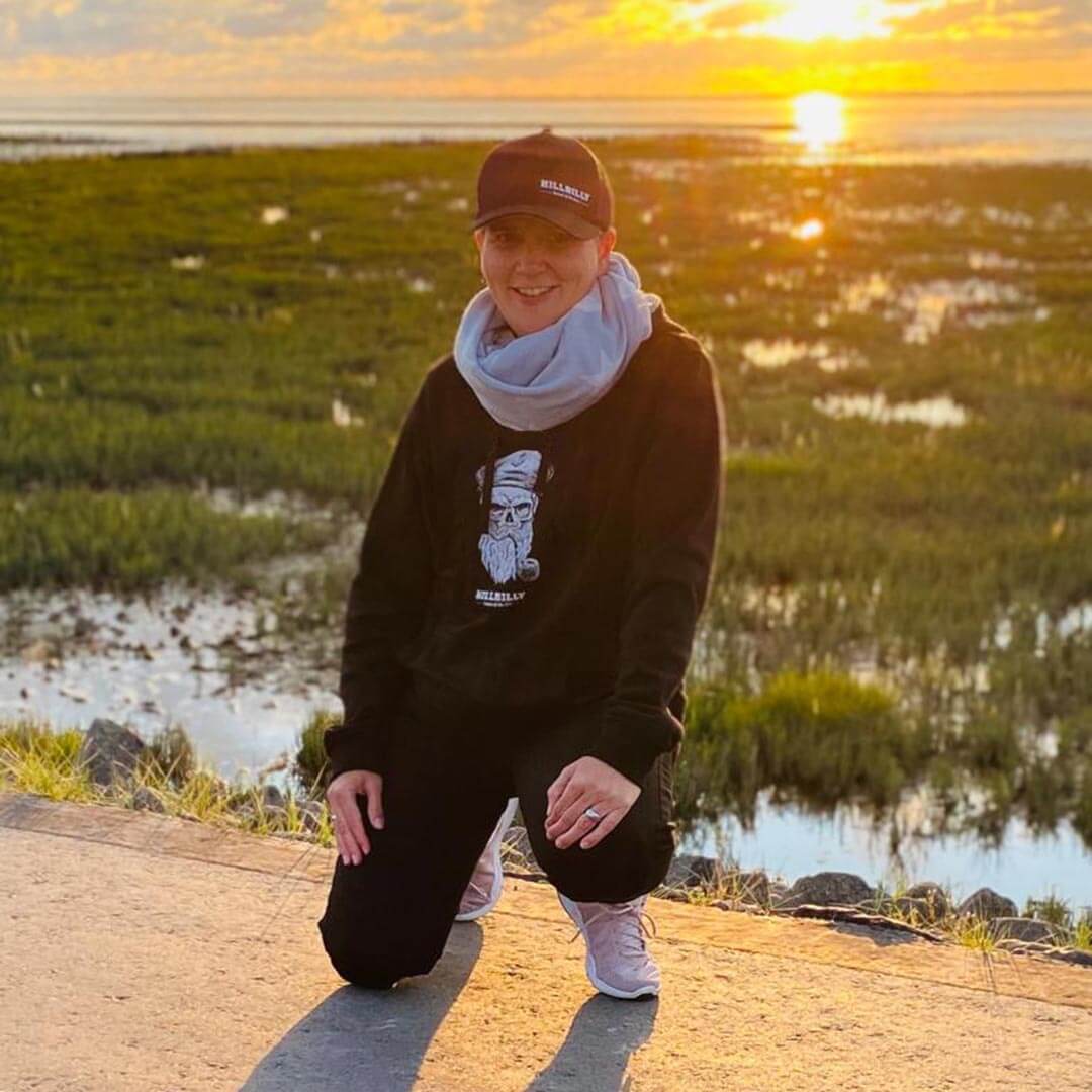 Womens_Hoodie_HILLBILLY_SkullCaptain-black_20200804-0013