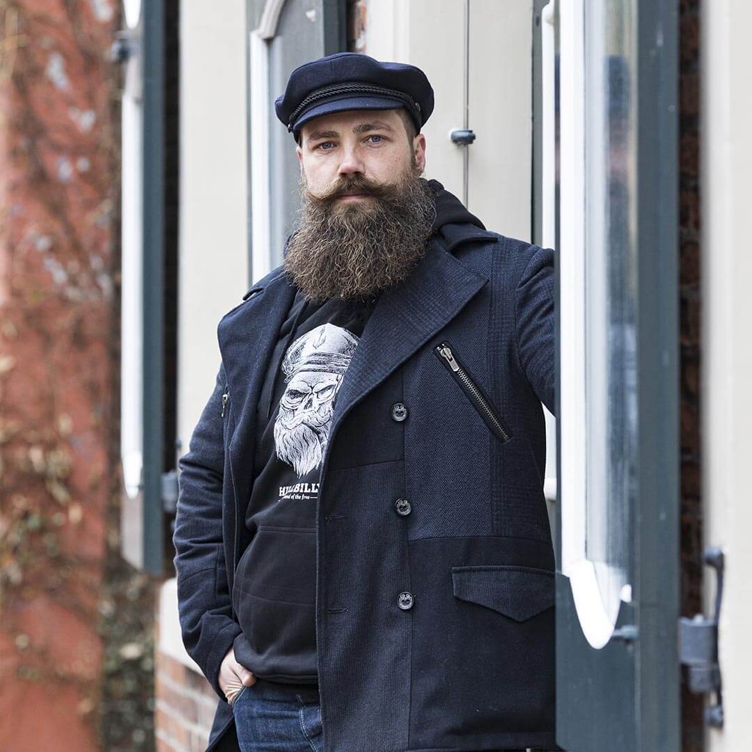 Mens_Hoodie_HILLBILLY_SkullCaptain-black_077