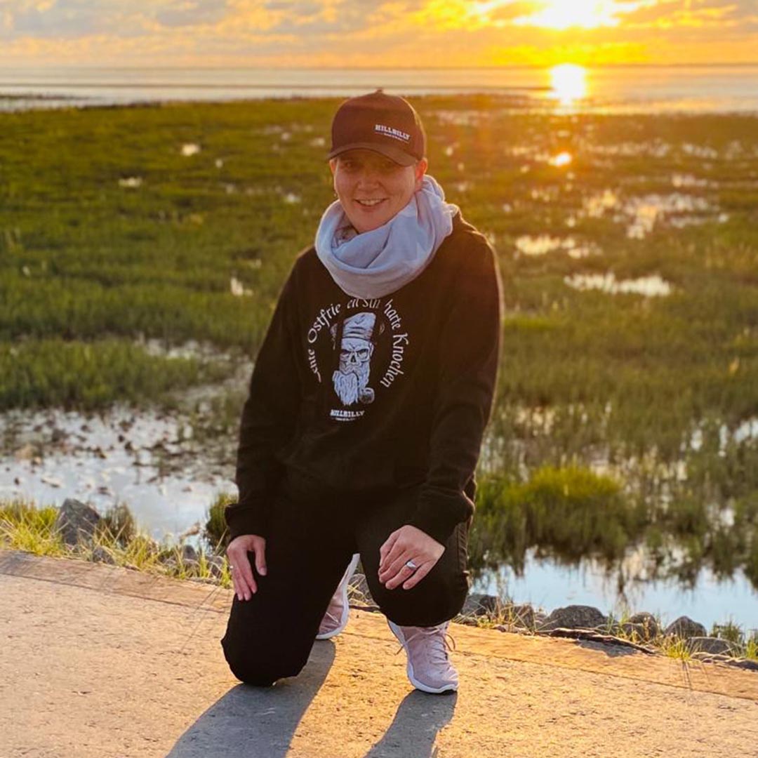 Womens_Hoodie_HILLBILLY_SkullCaptain-HarteKnochen-black_20200804-0013