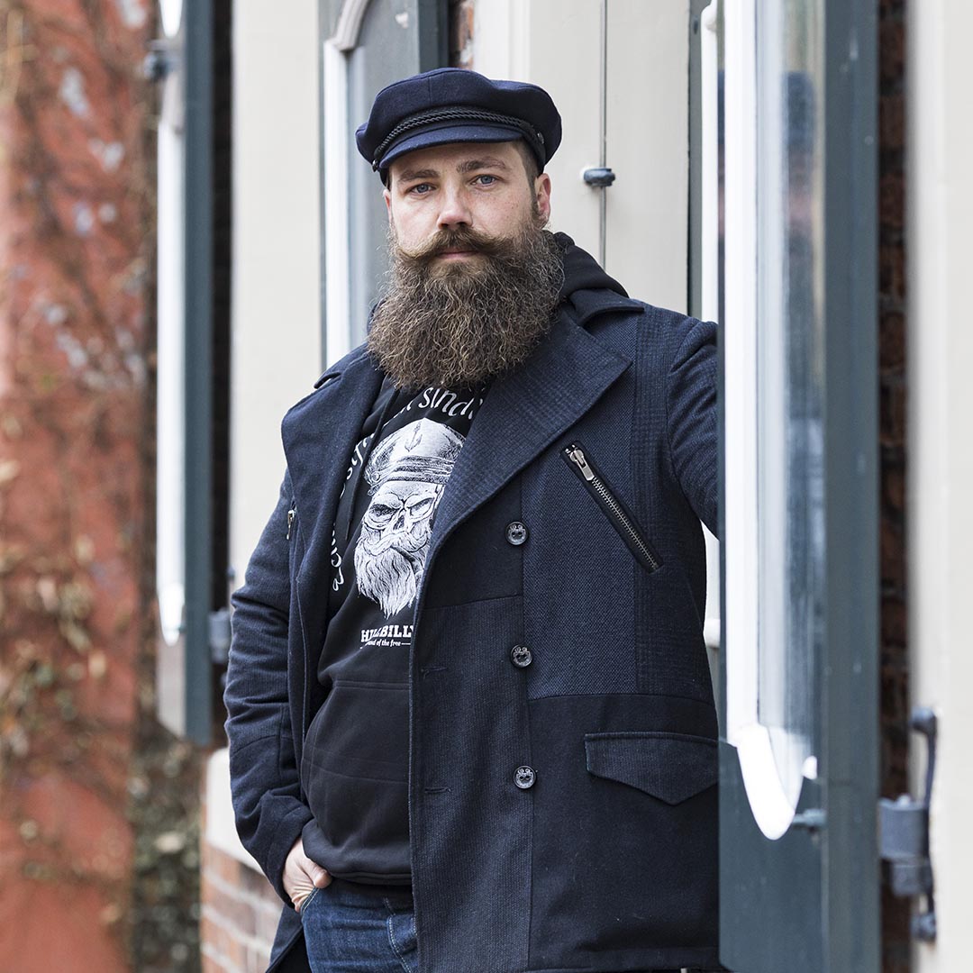 Mens_Hoodie_HILLBILLY_SkullCaptain-HarteKnochen-black_077